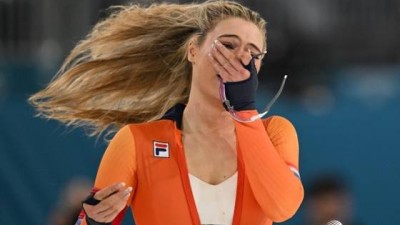 금메달 따고 '브라 노출'→무려 '187억 잭팟' 터졌다... 역사상 최고 몸값 슈퍼스타 [밀라노 올림픽]