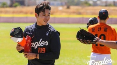 한화 마운드 깜짝 스타 등장인가... 9R 예비역 심상치 않다, 대표팀 상대로 1이닝 6구 퍼펙트 압권 [MD오키나와]