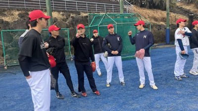 '연봉 전원 3000만원' 열정페이? → 돈 받고 야구하는 게 어디냐. 프런트까지 이렇게 간절한 팀은 처음