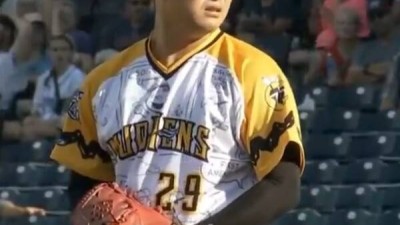 '한국행 포기' 139세이브 특급 마무리, 美 첫 등판서 '⅔이닝 4실점' 와르르 붕괴...미국 괜히 갔나