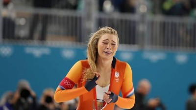 '스포츠 브라 노출' 네덜란드 빙속 스타 경기복, 경매가 1000만원 넘길 듯