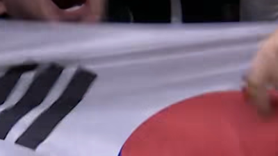 ‘감독은 무릎 꿇고, 현지 팬들은 태극기 펄럭였다’…오현규 3경기 연속골 최초 역사 ‘열광의 도가니’