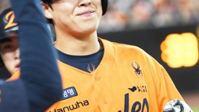 노시환 ML 갈 생각 170억 무산에 웅성웅성…'11년 307억+특별 조항' 한화의 돌파구였다