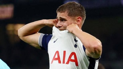 난 손흥민처럼 토트넘 10년 절대 못해...부주장 판 더 펜 이적 결심 '맨유-레알-리버풀 관심'