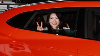 김길리, ‘람보르기니’ 타고 집에 가…동계올림픽 대한민국 선수단 귀국