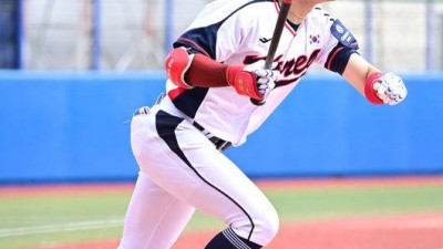 ‘안타→2루타→2루타’ 명품 수비에 방망이도 뜨겁다, 후배 리스펙까지 완벽 “한국 대표하는 정후가 주장 해야죠” [오!쎈 오키나와]