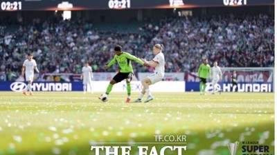 '야구 설움' 씻은 K리그, 전 경기 5년 중계권 독립 의미 [박순규의 창]