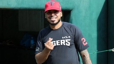 이범호 호언장담 현실로? 최형우-박찬호 공백 메울 수 있나… 수입 방망이 출발이 좋다