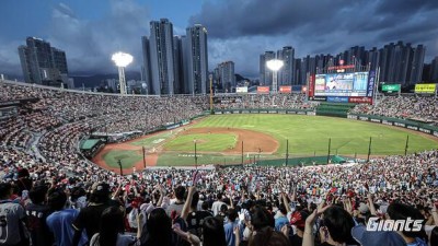 사직 신구장 관중석 2만 5000석은 돼야 야구 전문가 5인 합류한 '재건축 자문단' 첫 회의 분위기 어땠나