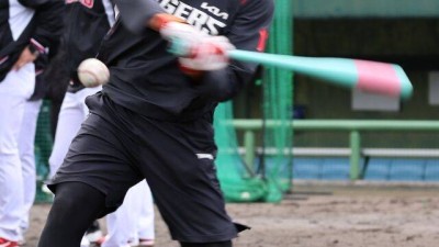 “아직 어리니까 해볼 수 있는 건 다 해보자” KIA 트레이드 보물이자 이대호가 극찬했던 그 선수…부드러운 수비? 한 방도 있다