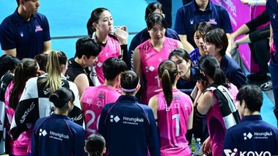 ‘공격 효율 17%’ 흥국생명 요시하라 감독 “세터 이나연? 끝난 일에 끌려가지 말아야 한다” [MD인천]