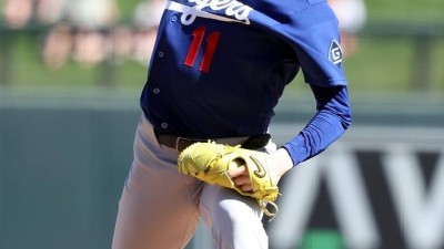 159km 던지면 뭐하나, 또 박살난 사사키…나도 놀랐다 로버츠도 당혹, 美 언론도 쏟아낸 실망감