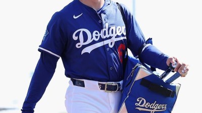 시범경기 맹타 중 WBC로, MLB.com “다저스에 고민 안겼지만..김혜성 빼고 경쟁은 계속”