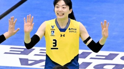 'FA 최대어' 28살 캡틴 세터, 어떻게 하위권 전망→국대 공격수 이탈→1위 맹추격 대반란 이끌었나 정말 잘 버텼다