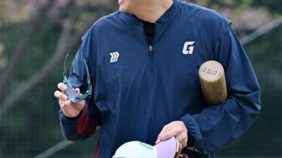 롯데팬들 관심 폭발! 김원중 머리 많이 길렀네→장발 클로저 복귀하나요 “비밀입니다, 관리는 열심히 하는 중” [오!쎈 미야자키]