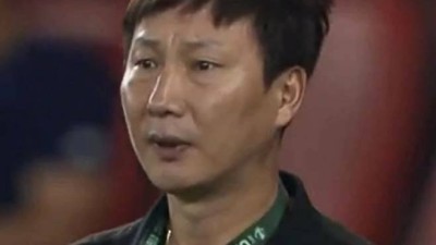 한국 선수 정강이에 살인태클 베트남 신성, 결국 2경기 출장정지 '철퇴' 확정…'亞컵 도전' 김상식호 '비상, 비상'