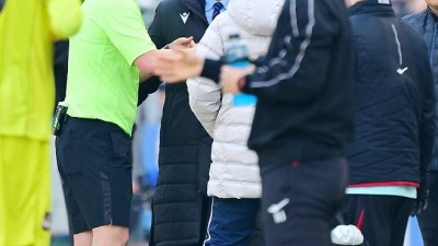 K리그1 개막전 전반 4분 만에 깜짝 중단…경기장서 무슨 일이? [인천 현장]