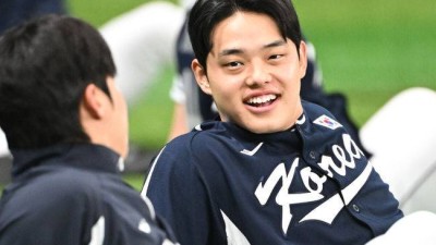 '어깨 통증' 문동주, WBC 8강→개막 로테이션 정상 합류 가능할까…현장은 신중 또 신중 [오!쎈 오키나와]