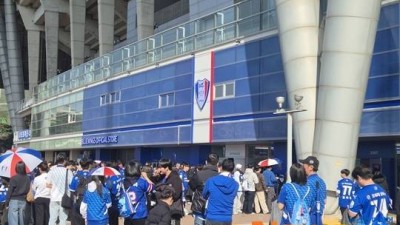 ‘2부 경기 맞아?’ 수원 이정효호 개막전, 2시간 전부터 교통 정체 유발 [K리그 현장]