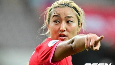 '프라다 입고 비즈니스 타야 축구하지'... '논란 만발' 女 대표팀, 성적 안 나오면 어쩌냐