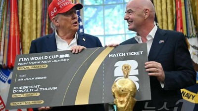 '하메네이 사망에 FIFA도 화들짝 이란 포함 월드컵 참가팀 안전할 것