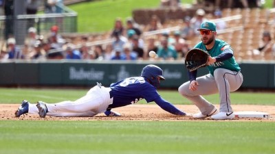 '35홈런에도 KIA와 재계약 불발' 이 선수 어쩌나…시범경기 타율 0.100 부진, 빅리그 재입성 가능할까
