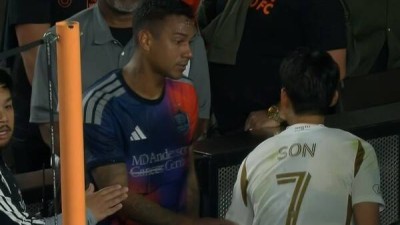 '손흥민 월드컵 낙마'할뻔한 최악 태클... 그런데 'NO양심 항의'까지[스한 스틸컷]