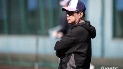 롯데 '도박 4인방' 징계 일단락, 김태형 감독 입 열었다…잘 준비해서, 합류할 때 좋은 컨디션 만드는 게 중요 [미야자키 인터뷰]