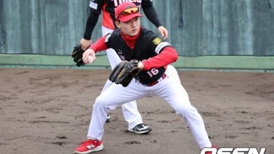 지명타자도 생각 사령탑은 어떻게든 쓰려고 한다...기대와 물음표 공존, 5년차 천재친구는 KIA 뜨겁게 만들까 [오!쎈 오키나와]