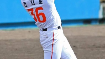 작년 문현빈 찍었던 김경문, 올해는 이 선수에 주목? “싸우는 모습을 보고 있다”