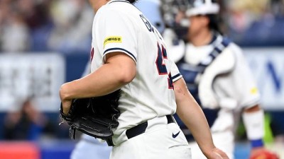 화가 났다 피 흘려 투구 중단, 韓 깜짝 놀랐다…왜 곽빈은 손톱 핑계 대지 않았나