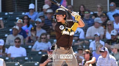 '157km 강속구 쳤다' 송성문 또 안타, 수비에선 실책…타율 0.214