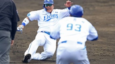 '안타 치고 3루 전력질주까지' 10년 만에 돌아온 최형우, 푸른 유니폼 입고 제대로 뛰었다