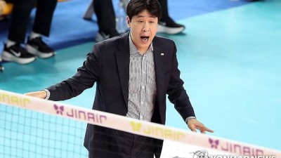 검찰, '코치 폭행 혐의' 프로배구 김종민 감독 약식기소