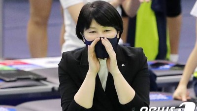 이란 여자배구 이도희 감독도 목숨 건 탈출…육로로 투르크메니스탄 이동