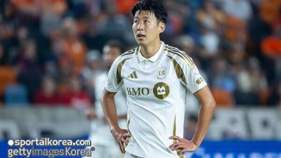 손흥민 영향력 거의 없어 LAFC 1-1 무승부에 민심 폭발 '28슈팅, 1득점 대참사'...도스 산토스 감독 전술 비판 SON, 전임 감독 아래에선 좋았어