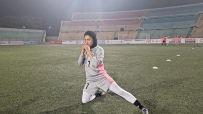고향에서 죽겠다? 총살 +공습 위협 뚫고 복귀 택한 이란 女 21세 선수... 호주 정부 '존중'