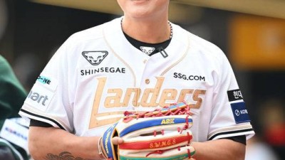 선배들의 WBC 응원, 추신수가 빠졌다. 노경은이 전한 안타까운 소식, “신수 형 어깨 인대 다 끊어져 수술…아무도 몰라줘” [단독]