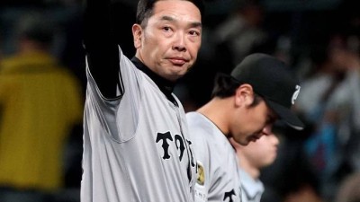 부끄러운 줄 알아야 관중 3만9728명 앞에서 2대15 대패, 아베 감독 사4구 11개 투수진에 격노[민창기의 일본야구]