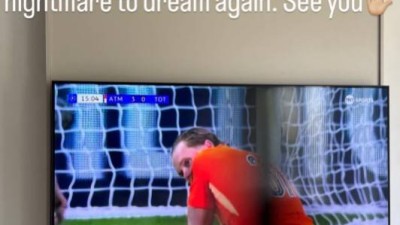 '15분 만에 3실점→전반 17분 교체'…쏟아진 응원에 응답한 토트넘 GK 꿈에서 악몽으로, 그리고 다시 꿈으로