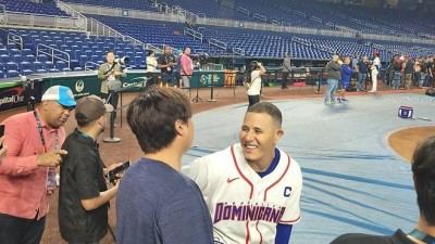 “육아 때문에 잠을 못 잤어” 대표팀 류현진 보고 직접 달려온 MLB 슈퍼스타 마차도