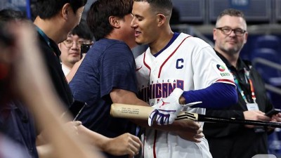 '만남의 광장' 된 론디포 파크…류현진, '다저스 동료' 마차도와 재회[WBC]