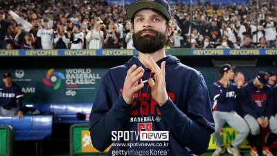 오타니가 유니폼 교환 요청했다니…'오타니 삼진잡은' 체코 투수, 전기 기술자였다