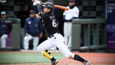 야무진 스윙, 어떻게든 기회주고파 쳤다하면 안타, 간절함까지 갖춘 육상부…수원 외야에 긴장감이 돈다 [SC피플]