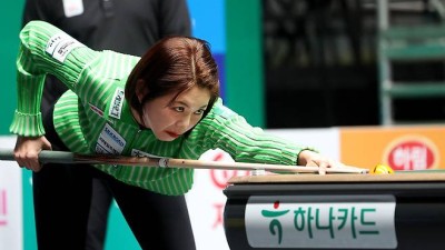 풀세트 역전극에도 고개숙인 김가영 “고민이 많다”…월챔 6회 연속 결승 대업엔 “못 들은 척하려고”, 여왕의 채찍 [현장 일문일답]