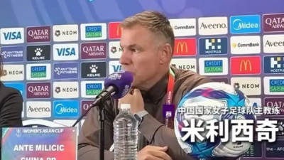 한국은 6-0 잔치 벌였는데…중국은 이겨도 초상집 분위기, 4강 진출에도 ‘감독 분노 폭발’