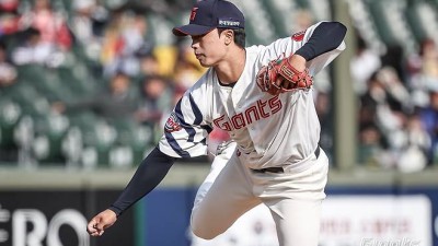 '어디서 이런 필승조가 나왔지?' 150km 강속구로 KK 세이브! 롯데 '대졸 최대어' 루키, 캠프→시범경기까지 눈도장 제대로 '쾅' [부산 현장]