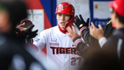 아니, KIA 호령타에게 이런 타격기술이? 땅으로 박히는 공을 뽑아 올렸다…손목만 싹 돌려서[MD광주]