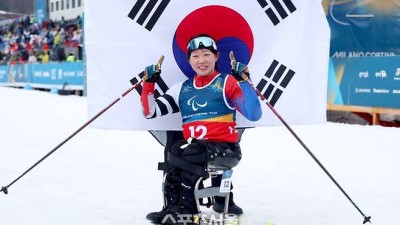 ‘사상 첫 2관왕+5메달’ 김윤지 제대로 미쳤다…‘첫 출전’ 크로스컨트리 20㎞에서 ‘금빛 피날레’ [2026 밀라노]