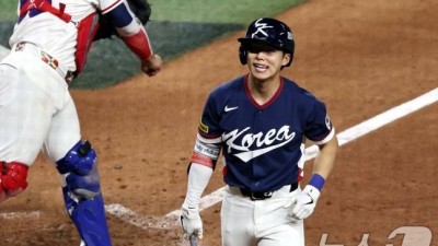 한 가운데 공도 헛스윙 박용택 작심 지적, 경험 부족 韓 타선→'외인 자유계약'이 해답될까